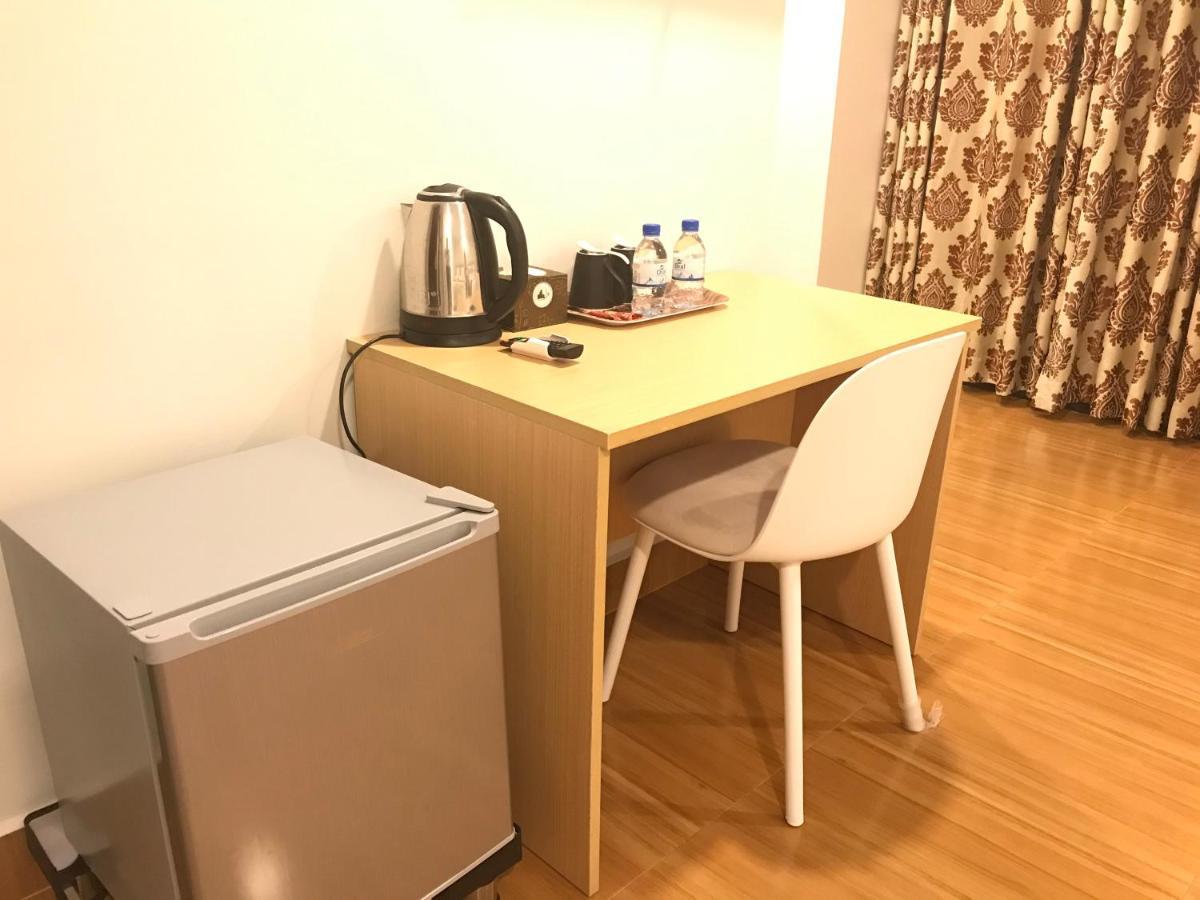 Lk Apartment & Hotel Сиханоуквил Екстериор снимка